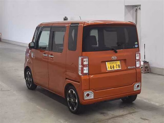 DAIHATSU WAKE