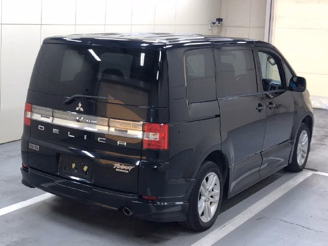 MITSUBISHI DELICA D:5