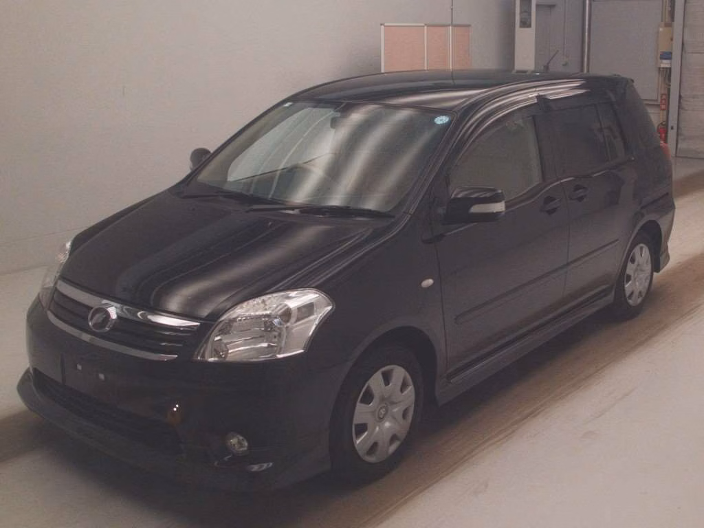 TOYOTA RAUM