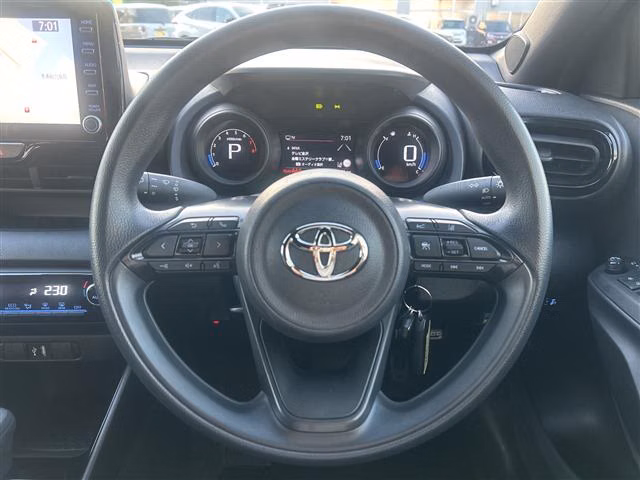 TOYOTA YARIS