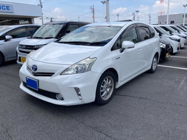 TOYOTA PRIUS ALPHA