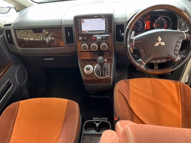 MITSUBISHI DELICA D:5