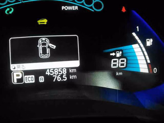 NISSAN LEAF