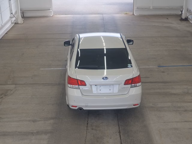 SUBARU LEGACY B4