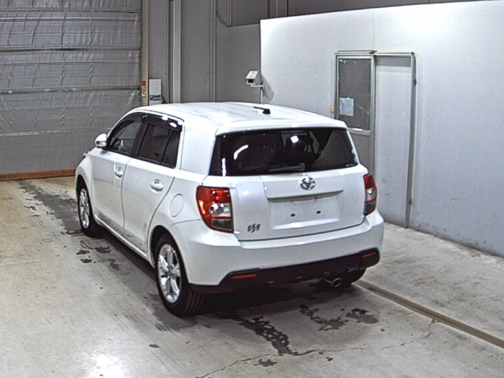 TOYOTA IST