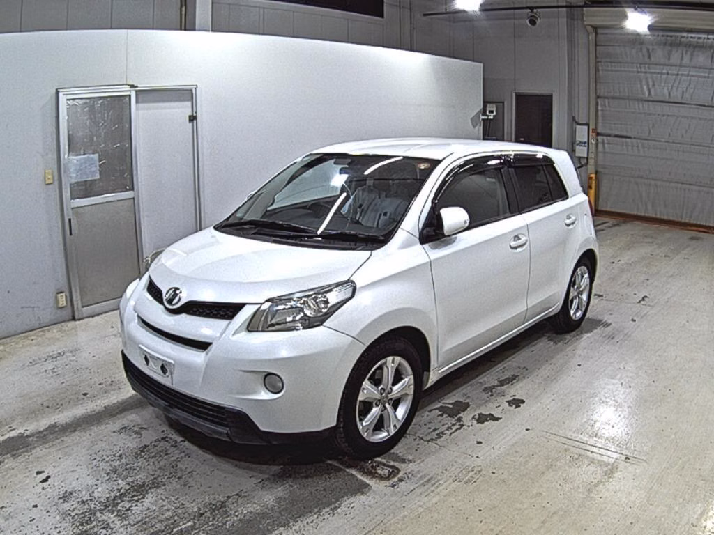 TOYOTA IST