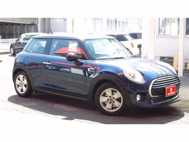 MINI HATCH