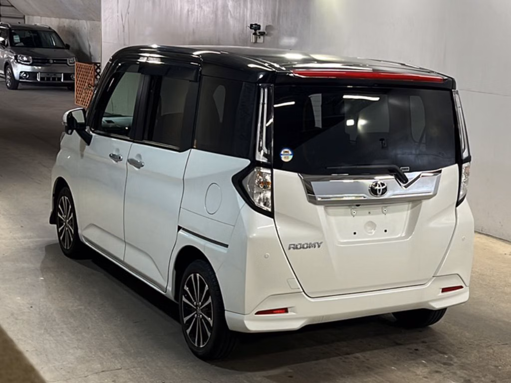 TOYOTA ROOMY