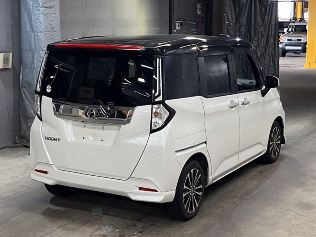 TOYOTA ROOMY