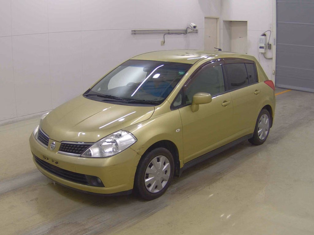 NISSAN TIIDA