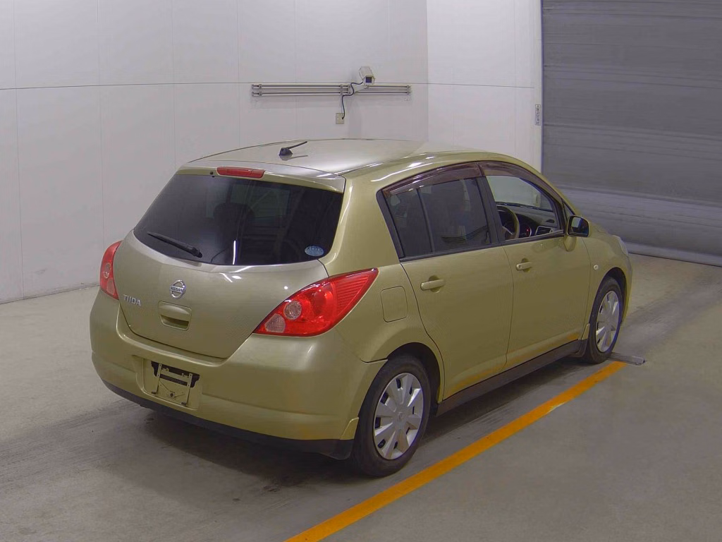 NISSAN TIIDA