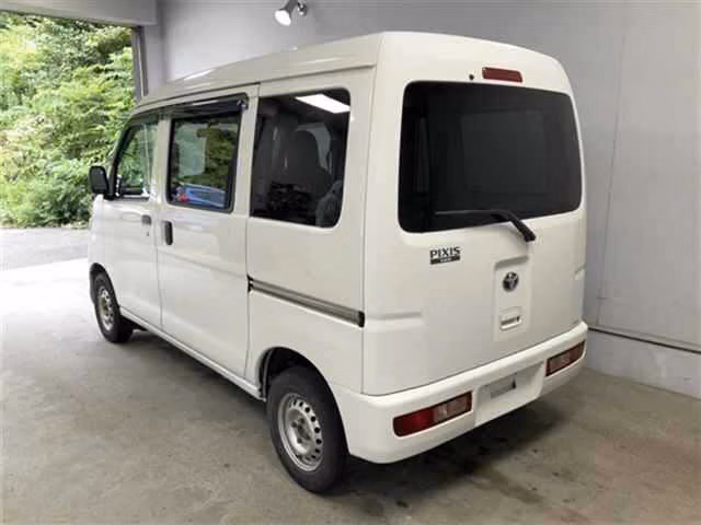 TOYOTA PIXIS VAN