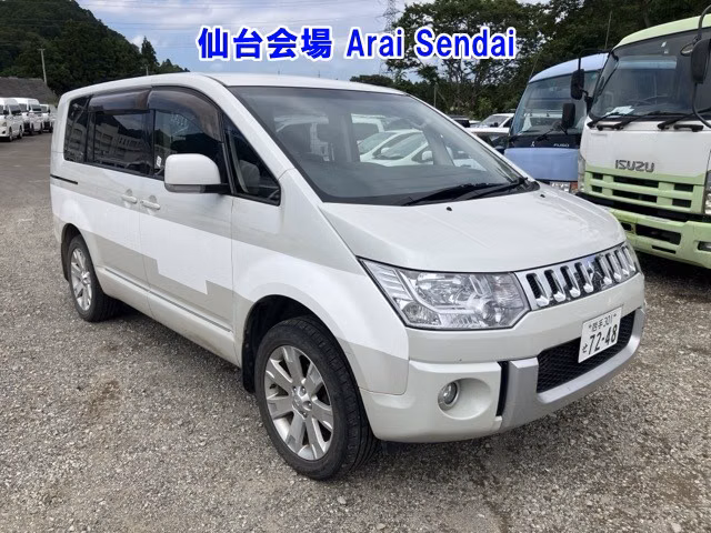 MITSUBISHI DELICA D:5
