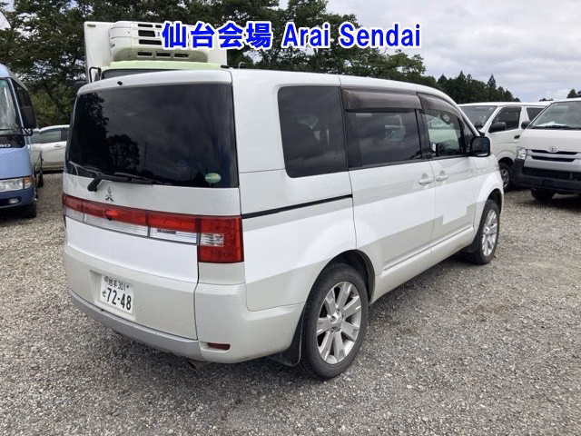 MITSUBISHI DELICA D:5