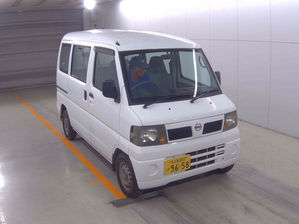 NISSAN CLIPPER
