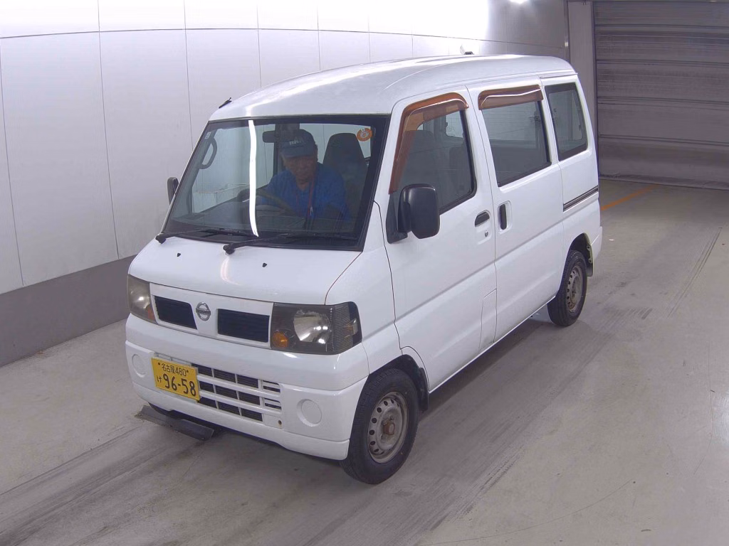 NISSAN CLIPPER