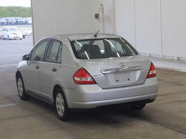 NISSAN TIIDA LATIO