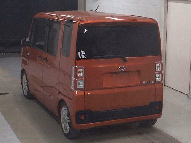 DAIHATSU WAKE