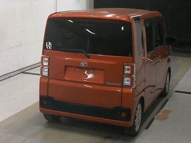 DAIHATSU WAKE