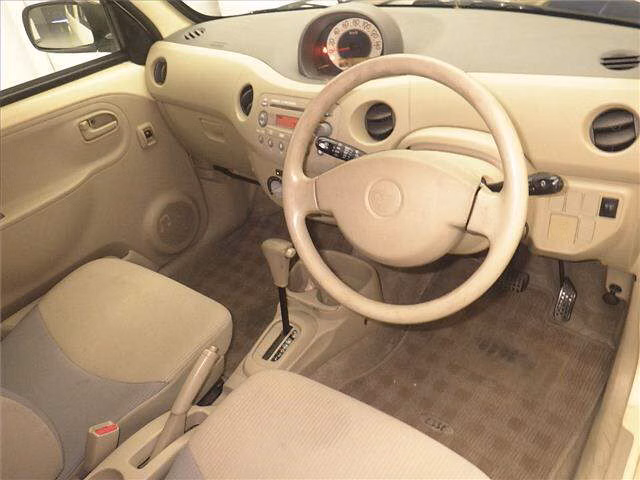 DAIHATSU ESSE