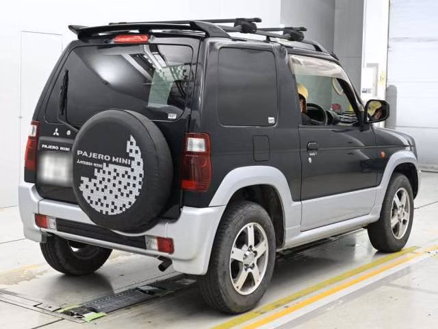 MITSUBISHI PAJERO MINI