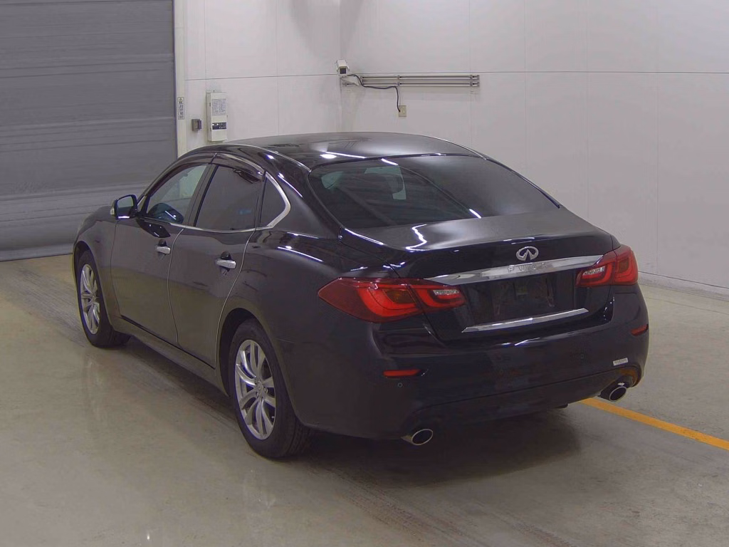 NISSAN FUGA