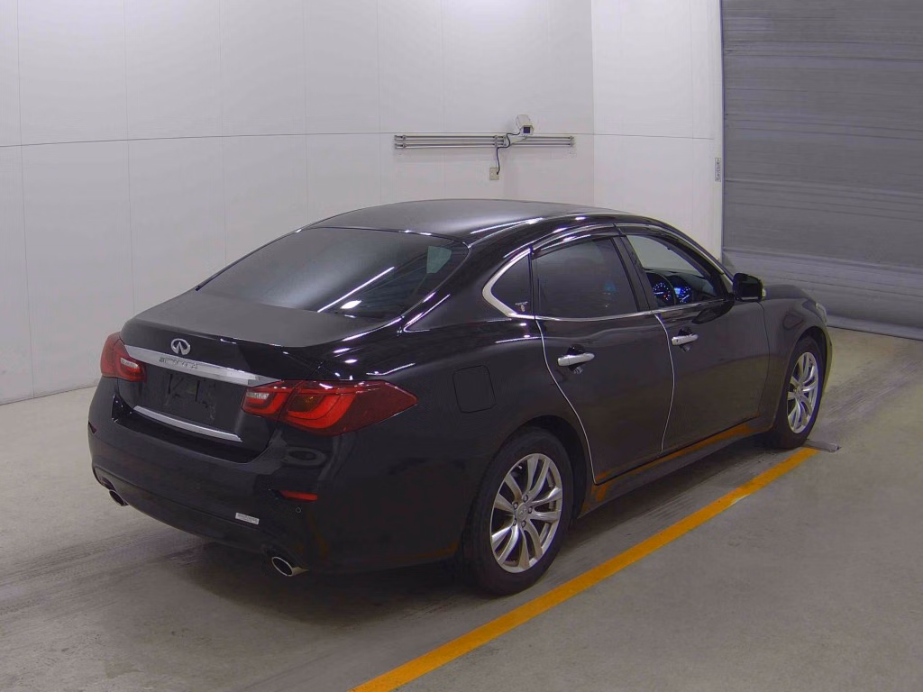 NISSAN FUGA