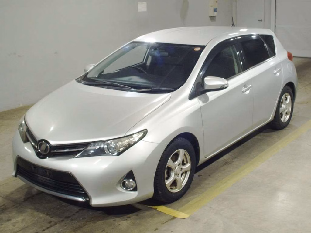 TOYOTA AURIS