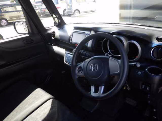 HONDA N-BOX