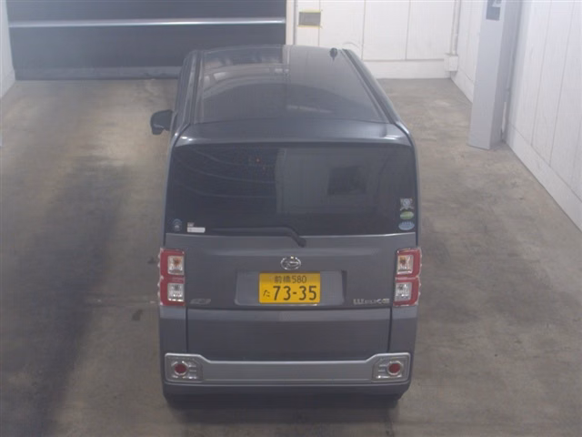 DAIHATSU WAKE