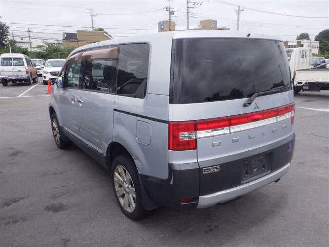 MITSUBISHI DELICA D:5