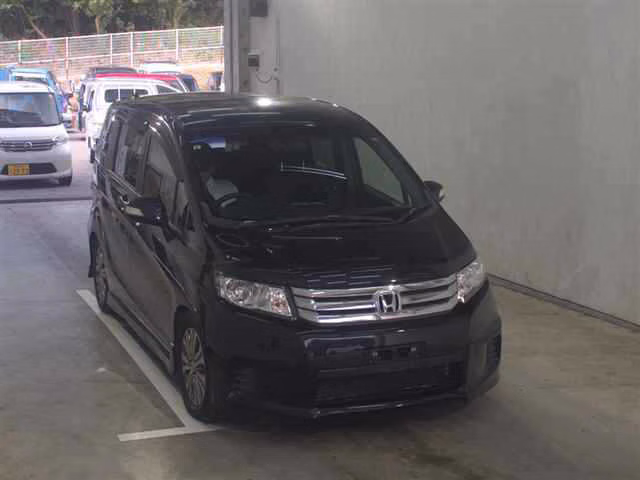 HONDA FREED SPIKE
