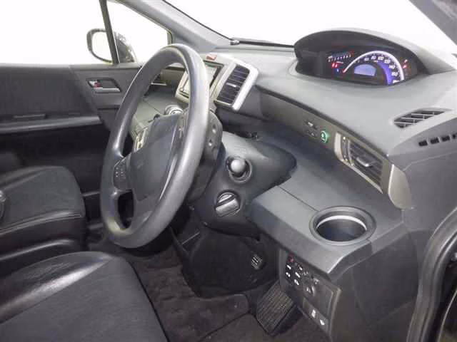 HONDA FREED SPIKE