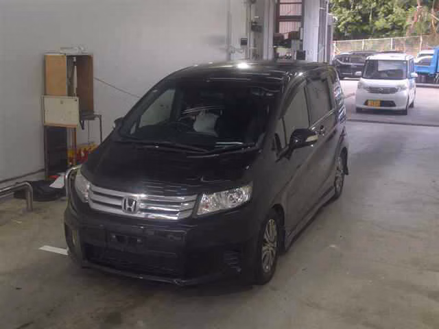 HONDA FREED SPIKE