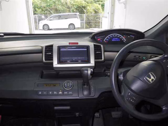 HONDA FREED SPIKE