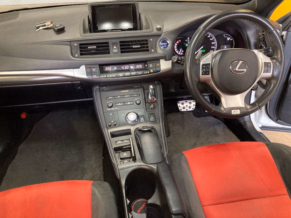 LEXUS CT200H