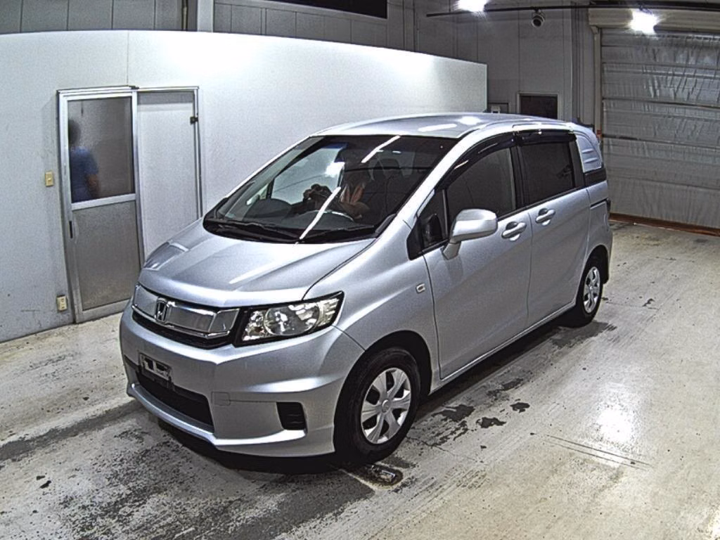 HONDA FREED SPIKE