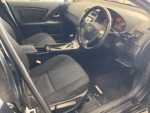 TOYOTA AVENSIS