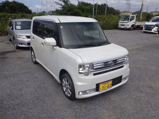 TOYOTA PIXIS SPACE