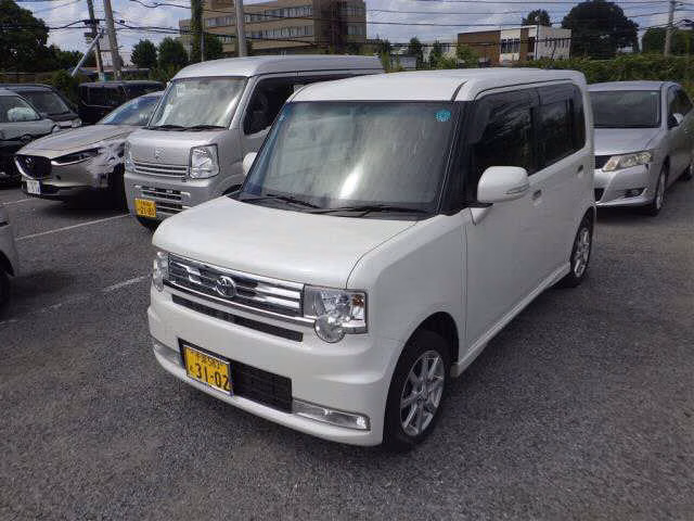TOYOTA PIXIS SPACE