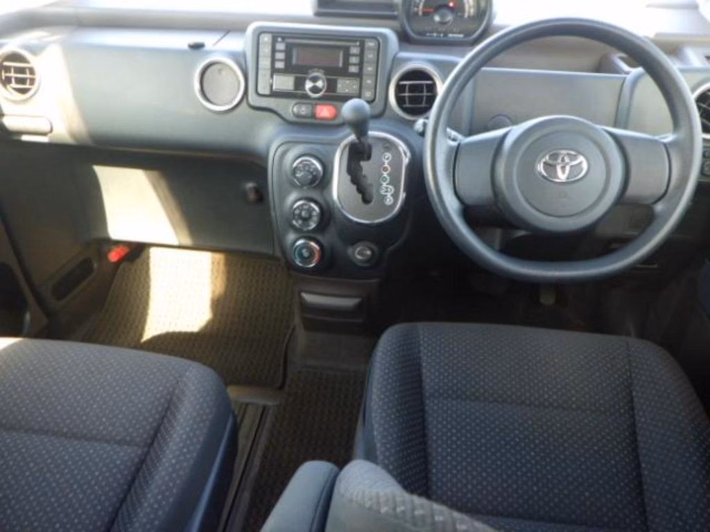 TOYOTA SPADE