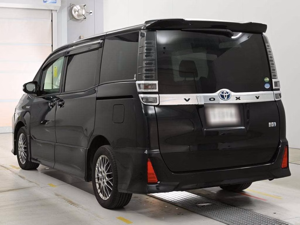 TOYOTA VOXY