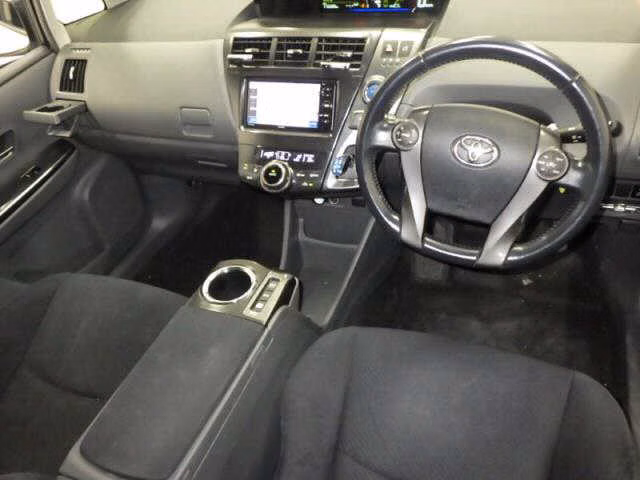 TOYOTA PRIUS ALPHA