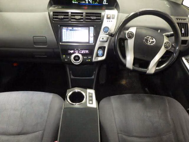 TOYOTA PRIUS ALPHA