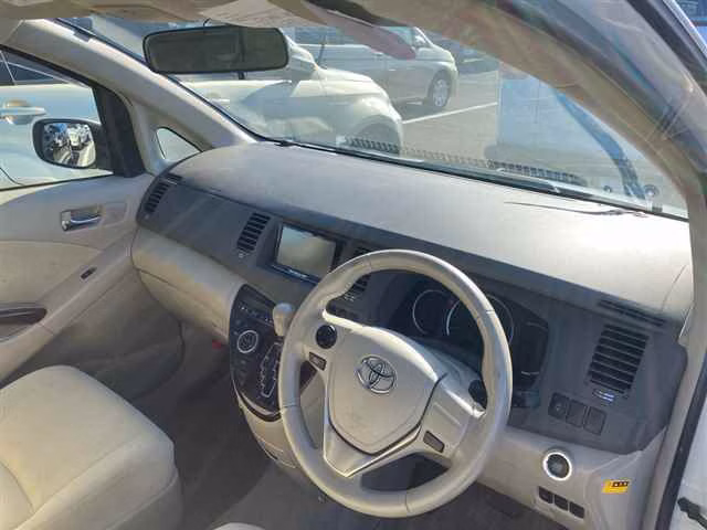 TOYOTA ISIS