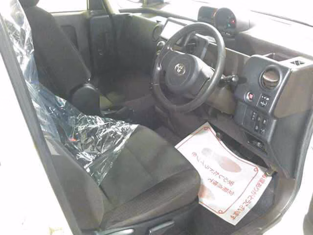 TOYOTA PORTE