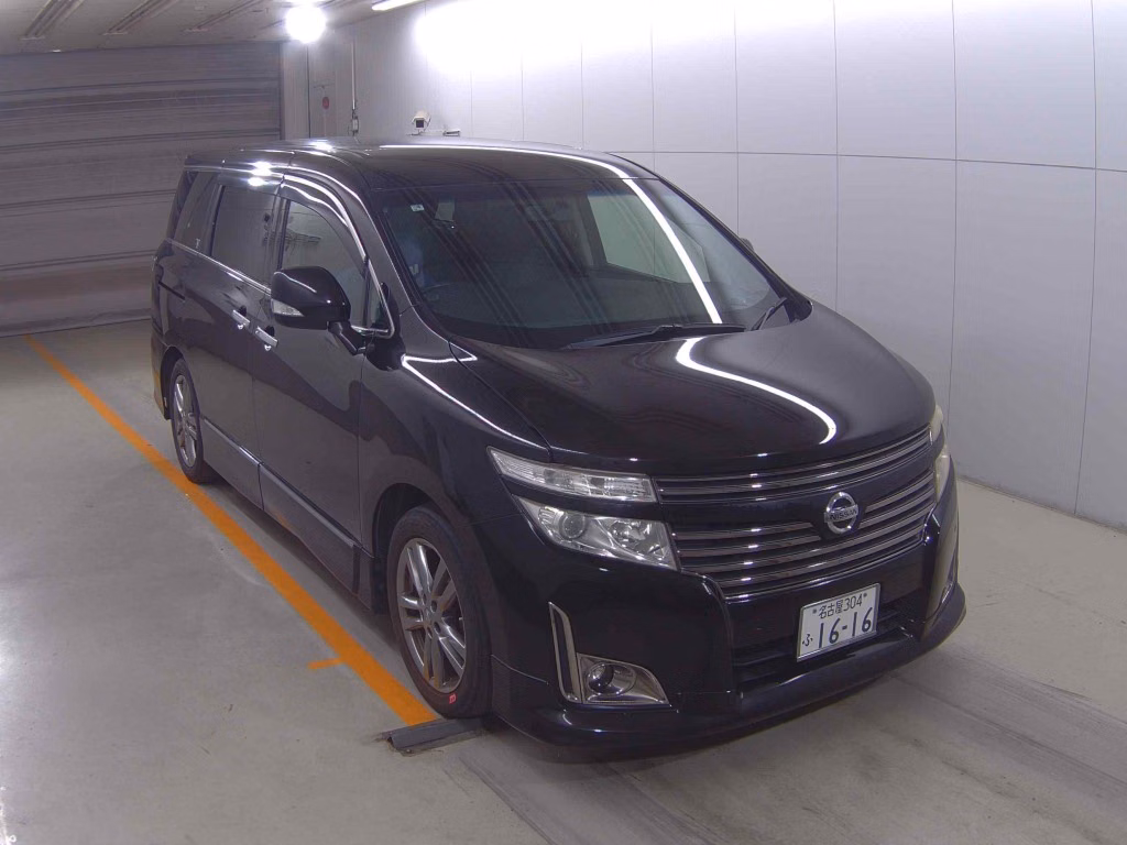 NISSAN ELGRAND