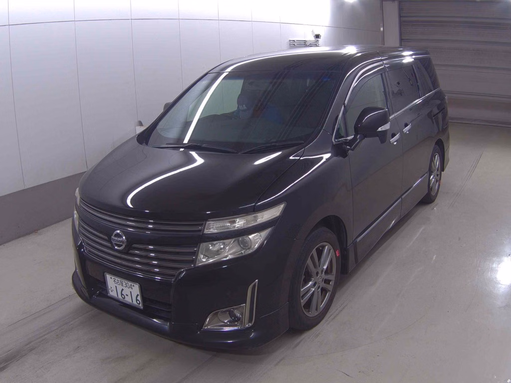 NISSAN ELGRAND