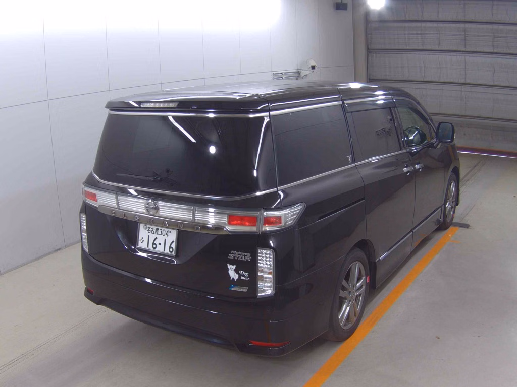 NISSAN ELGRAND