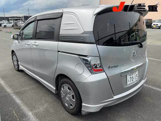 HONDA FREED SPIKE